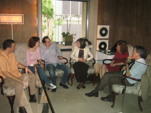  La conselleira Sánchez Piñón, reunida con el equipo investigador español en Nueva York.