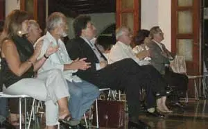 Karen Sánchez de Armas, José Francisco Armas, consejero de Trabajo; Antonio Expósito y Josefina Benítez, presidente y secretaria general de Fedecanarias; y Antonio Álamo, director del programa radial ‘Canarios en el Mundo’.