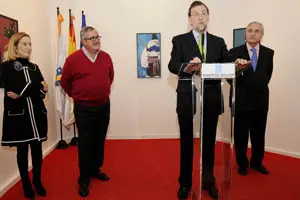 Mariano Rajoy, durante su intervención, acompañado por Ana Pastor, Ernesto Muntaner y José Ramón Ónega.