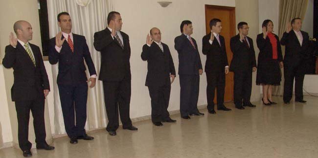 Integrantes de la nueva Junta Directiva, durante su juramentación.