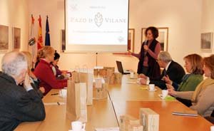 Nuria Varela muestra un audiovisual sobre la empresa