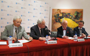 Fernando Ónega, el delegado de la Xunta, José Ramón Ónega, Manuel Mandianes y Sergio Sauca, en la presentación