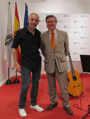 El músico Emilio Rúa y el coordinador de Actividades Culturales de la Casa de Galicia, Ramón Jiménez