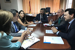 El secretario xeral da Emigración mantuvo encuentros con el director general de Migraciones y los responsables de la Embajada de España en Caracas