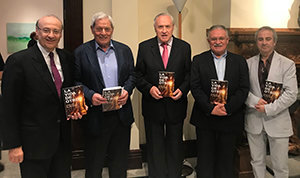 1. De izquierda a derecha, Carlos Reigosa, Alfonso Palomares, el delegado de la Xunta en Madrid José Ramón Ónega, Ángel Basanta y Jesús Espino 