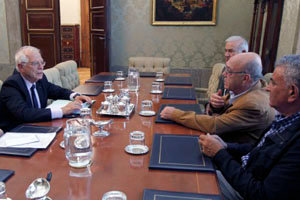 Ministro de exterioresse reune con representantes de la Asociación long Hope. fotos: Paolo Aguilar 
