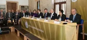 O titular da Xunta presidirá a sesión plenaria extraordinaria e pública da Real Academia Galega con motivo do Día das Letras Galegas 2014, dedicado a Xosé María Díaz Castro. Na Casa Habanera (rúa do Concello, 42). 
foto xoán crespo
17/05/14