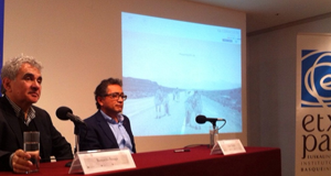 Atxaga en el Palacio de Bellas Artes de México1