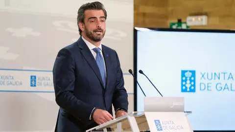O vicepresidente primeiro e conselleiro de Presidencia, Xustiza e Deportes, Diego Calvo, durante a rolda de prensa posterior á reunión do Consello da Xunta. Edificio Administrativo de San Caetano, 27/07/2023.