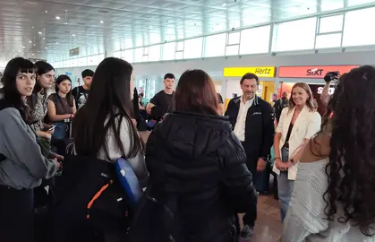 Miranda charla con los recién llegados