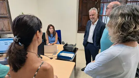 Ministro Torres-nacionalidad-descendientes-exiliados