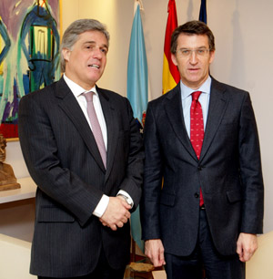 Francisco Carlos Bustillo y Núñez Feijóo, durante el encuentro.  Francisco Carlos Bustillo y Núñez Feijóo, durante el encuentro.