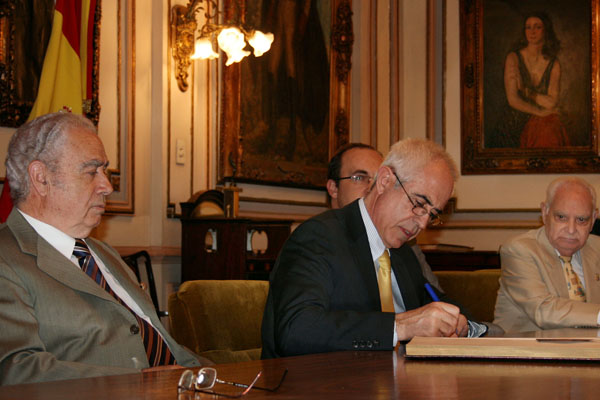 cronicas/CE201204161406141.jpg