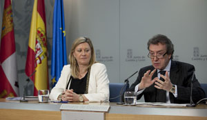 Pilar del Olmo y José Antonio de Santiago-Juárez, en la rueda de prensa posterior al Consejo de Gobierno. Pilar del Olmo y José Antonio de Santiago-Juárez, en la rueda de prensa posterior al Consejo de Gobierno.