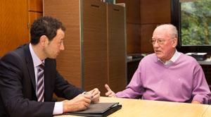 Guillermo Martínez y Florentino Martínez, durante la reunión. Guillermo Martínez y Florentino Martínez, durante la reunión.