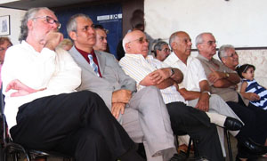 Molina –a la izda.–, junto a directivos de sociedades españolas en Cuba. Molina –a la izda.–, junto a directivos de sociedades españolas en Cuba.