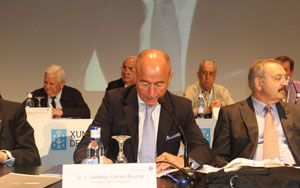 El secretario xeral de Emigración, durante su intervención en el Pleno. El secretario xeral de Emigración, durante su intervención en el Pleno.
