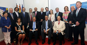 Los premiados y algunos de los asistentes al acto en Madrid. Los premiados y algunos de los asistentes al acto en Madrid.