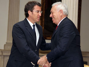 García-Margallo recibió a Feijóo en el Palacio de Viana. García-Margallo recibió a Feijóo en el Palacio de Viana.