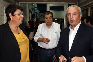 Pachi Vázquez, junto a Marisol Soneira y Evaristo Oroña, organizador del acto.