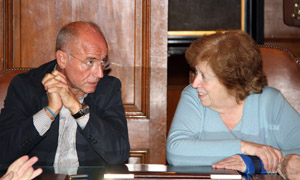 Santiago Camba con la presidenta del Centro Gallego, Marta Donsión. Santiago Camba con la presidenta del Centro Gallego, Marta Donsión.