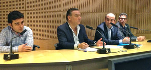 Alfredo Prada –2º por la izda.–, durante el acto desarrollado en la sede del PP en París. Alfredo Prada –2º por la izda.–, durante el acto desarrollado en la sede del PP en París.