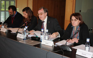Francisco Ruiz, durante su explicación al resto de Consejeros. Francisco Ruiz, durante su explicación al resto de Consejeros.