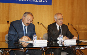 Ramón Villares y Miras Portugal, durante la intervención de este último en el seminario. Ramón Villares y Miras Portugal, durante la intervención de este último en el seminario.