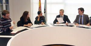 Alfonso Rueda y Jesús Gamallo, durante la reunión con representantes de la Coordinadora Galega ONGD.