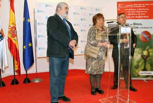 Luis Paadin, Isabel Mijares y Ramón Jiménez en la presentación