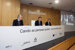 SANTIAGO
13,30 h.- Alberto Núñez Feijóo, acompañado polo conselleiro de Economía e Industria, Francisco Conde, presidirá o acto da xornada Re-Acciona. Un camiño de competitividade para as empresas galegas. No edificio CERSIA (rúa Alcalde Raimundo López Pol, s/n. San Lázaro).
foto xoán crespo
12/02/14