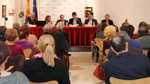 Cerca de medio centenar de personas acudieron a la presentación