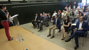 Un momento de la intervención de Lucía Lameiro, durante la inauguración.