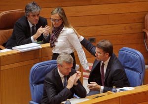 PARLAMENTO
10,00 h.- O titular do Goberno galego, Alberto Núñez Feijóo, acompañado dos membros do Goberno galego, asistirá ao pleno da Cámara galega no que terá lugar o Debate de Totalidade do Proxecto de lei de orzamentos xerais da Comunidade Autónoma de Galicia para o ano 2015. No debate intervirá a conselleira de Facenda, Elena Muñoz Fonteriz.
foto xoán crespo
24/11/14