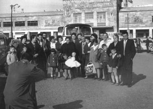 Os Adeuses - Foto de familia no Porto de Vigo, 1963 m