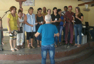 Cantando Himno