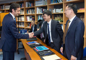 O director do Igape, Javier Aguilera, recibirá a unha delegación institucional china do condado de Ninghai. Na sala de cursos do Igape (San Lázaro s/n, soto).
foto xoán crespo
11/06/15