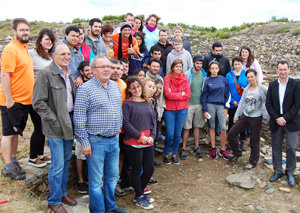 Rodríguez Miranda y el resto de autoridades, en el Castro de Portomarín. Rodríguez Miranda y el resto de autoridades, en el Castro de Portomarín.