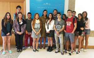Pilar Rojo, junto con los alumnos del Santiago Apóstol de Argentina. Pilar Rojo, junto con los alumnos del Santiago Apóstol de Argentina.