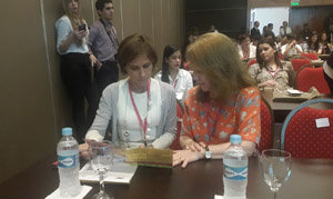 Nava Castro, durante su participación en el seminario en Paraguay. Nava Castro, durante su participación en el seminario en Paraguay.
