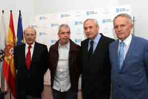 En la imagen, Carlos Reigosa, Alfonso Eiré, José Ramón Ónega, y Francisco R. Iglesias, de izquierda a derecha