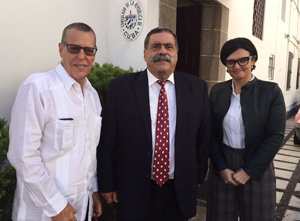 Ulises R. Barquín, Pedro Jorge Rodríguez y Jesús María Armas, tras la reunión. 