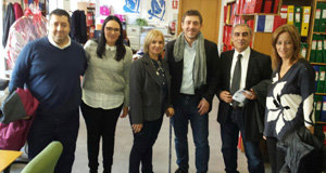 Roberto Jiménez, con los representantes de los retornados en Andalucía. Roberto Jiménez, con los representantes de los retornados en Andalucía.