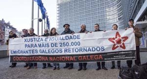 Ana Miranda con representantes da emigración na sede da Comisión Europea en Bruselas, Bélxica, Decembro 2015. Credit Photo by © Delmi Alvarez.