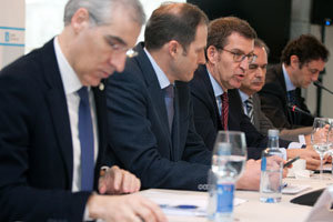 O titular da Xunta, Alberto Núñez Feijóo, acompañado polo conselleiro de Economía, Emprego e Industria, Francisco Conde, presidirá o II Foro de Internacionalización da Economía galega.