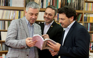 19,30 h.- O secretario xeral de Política Lingüística, Valentín García, asistirá ao acto de presentación do libro Conciencia de Galicia, do Centro Galego de Barcelona. Na libraría Couceiro (praza de Cervantes, 6).
foto xoán crespo
29/03/16