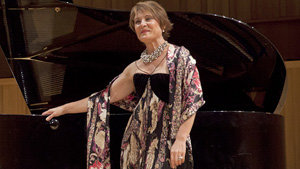 20.Maria Bayo