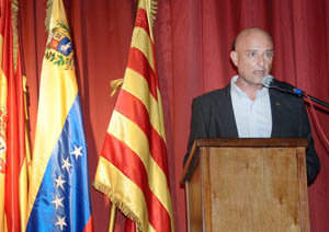 William Puchades Navarro, presidente del Centro Català de Caracas, durante sus palabras de salutación. William Puchades Navarro, presidente del Centro Català de Caracas, durante sus palabras de salutación.