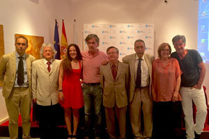 De izq. a dcha. Rafael Yáñez, Manuel Pereira, Laura Torres (nieta de Sabino), Gerardo Torres (sobrino), Ramón Jiménez, Vicente Araguas, María Torres, y Francis Lorenzo (sobrino)