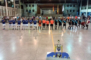 Los dos equipos que jugaron la gran final 2016, CAC y HGV, y el codiciado trofeo. Los dos equipos que jugaron la gran final 2016, CAC y HGV, y el codiciado trofeo.